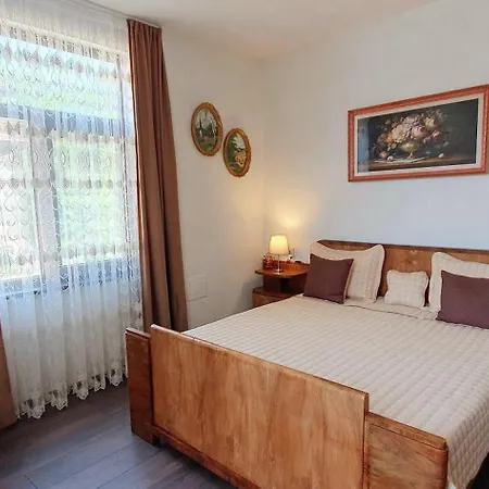 юлия делукс Ii Apartment *