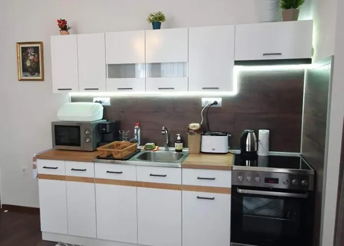 юлия делукс Ii Apartment *